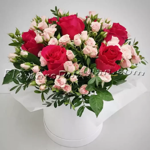 Grace Hat Box, Flower Delivery to Russia, FlowersRussian
