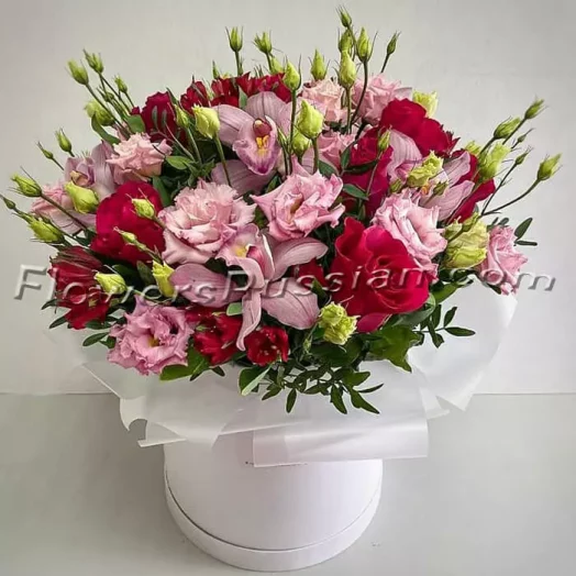 Cuteness Hat Box, Flower Delivery to Russia, FlowersRussian